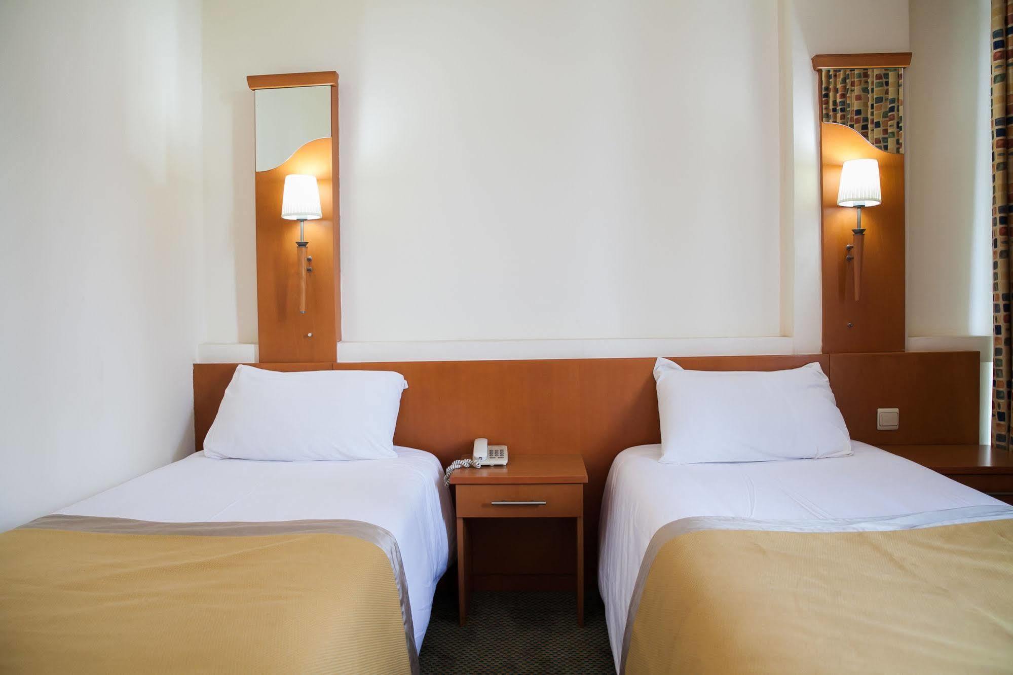 Gorillas City Centre Hotel キガリ エクステリア 写真